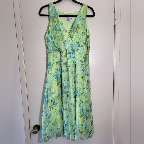 California Krush Dresses & Skirts - California Krush Spring Floral Green Sleeveless Midi Dress, Size 14/L, 90s